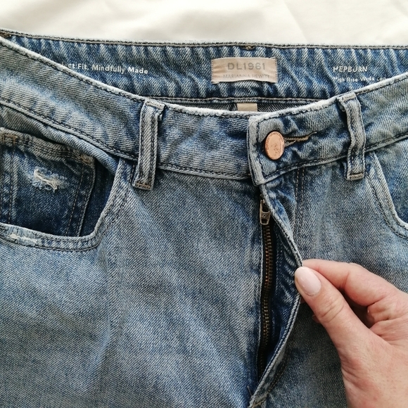 DL1961 Hepburn High Rise Wide Leg Cropped Jeans in Humboldt 27 - Picture 10 of 16